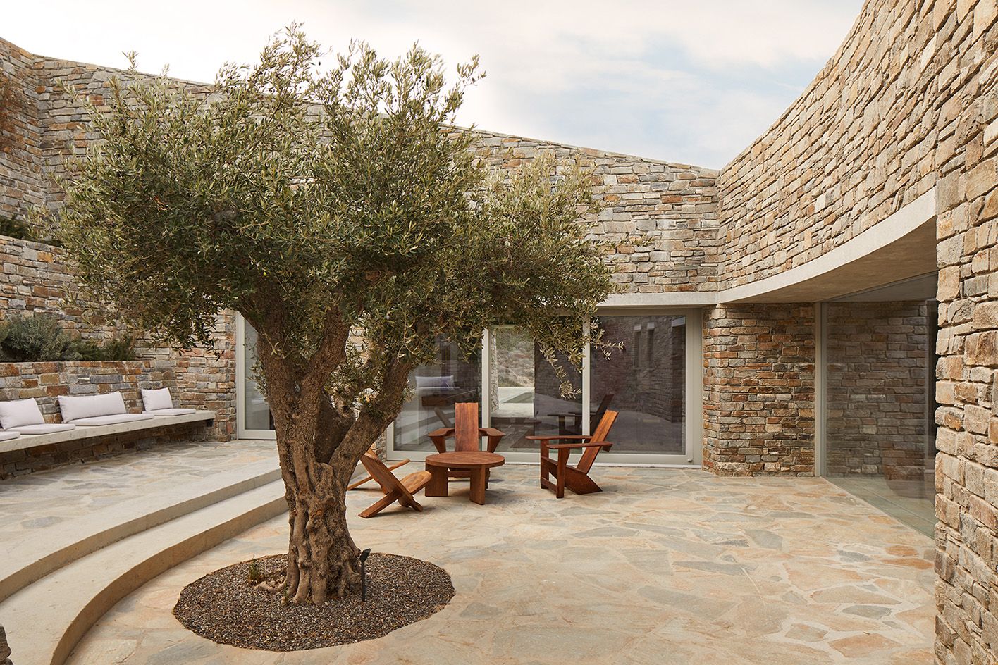 Αυλή του Ridge House στην Αντίπαρο