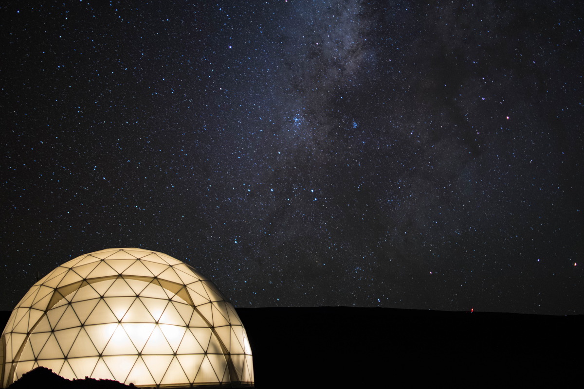 Milky Way Over &#039;Mars&#039;