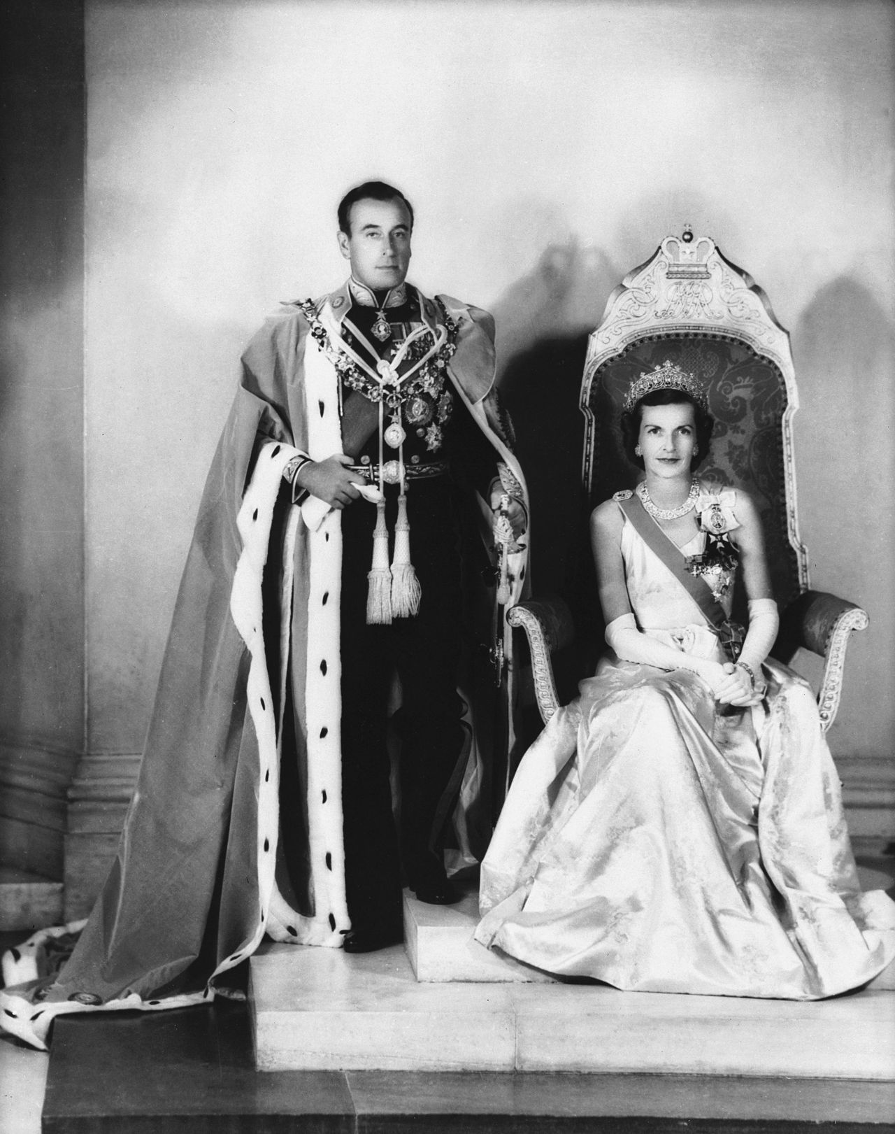 1948: Loyal Chaumet customers Louis Mountbatten, 1st Earl Mountbatten of Burma, with his wife Edwina as Viceroy and Vicereine of India, dressed in official regalia. (Photo by Fox Photos/Getty Images)