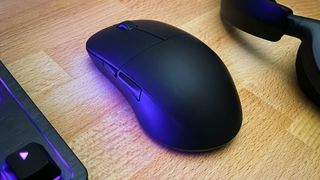 The Endgame XM2we wireless gaming mouse from behind