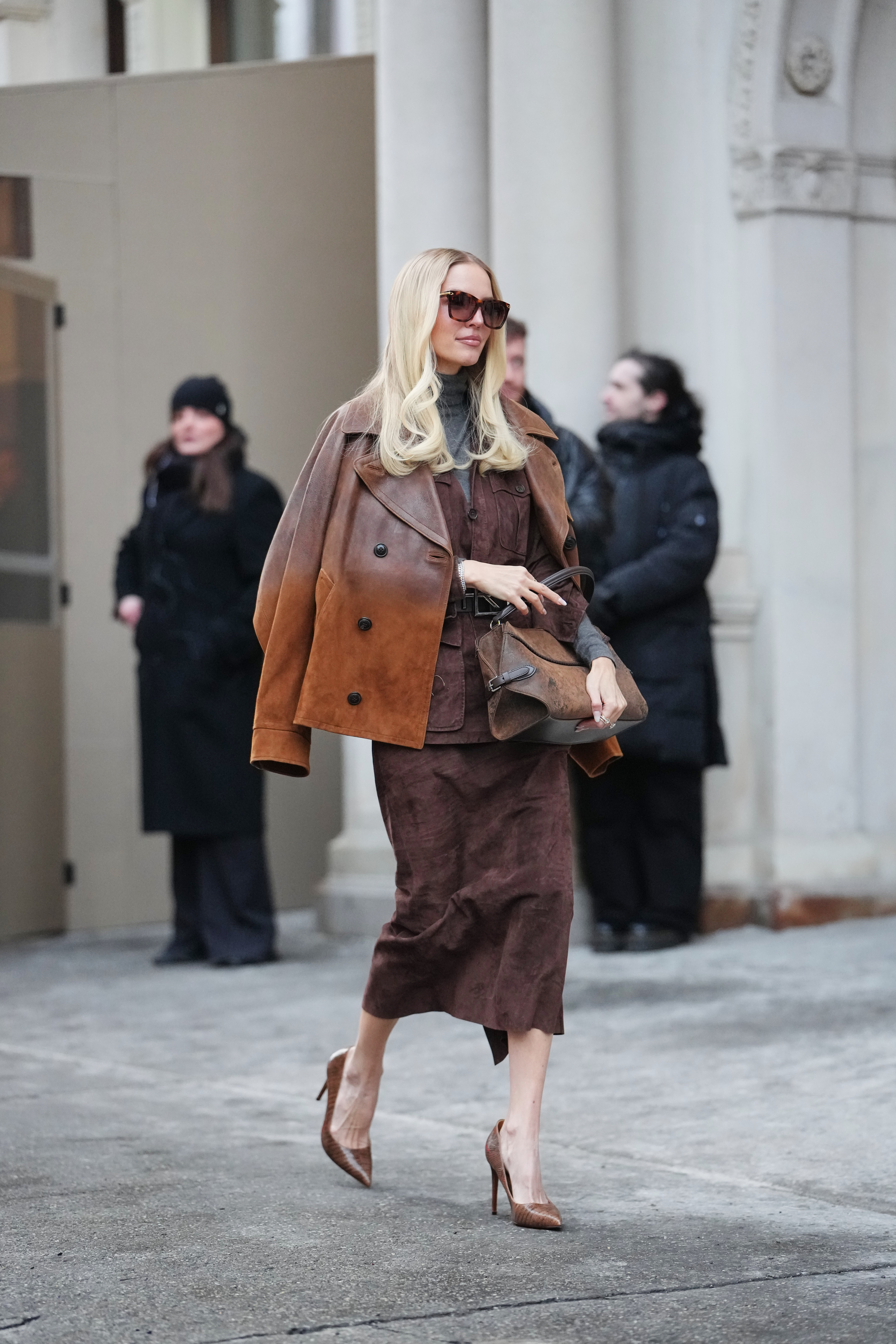 street style brown suede skirt
