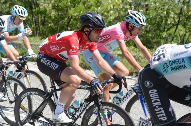 Cavendish and Nibali ride side by side