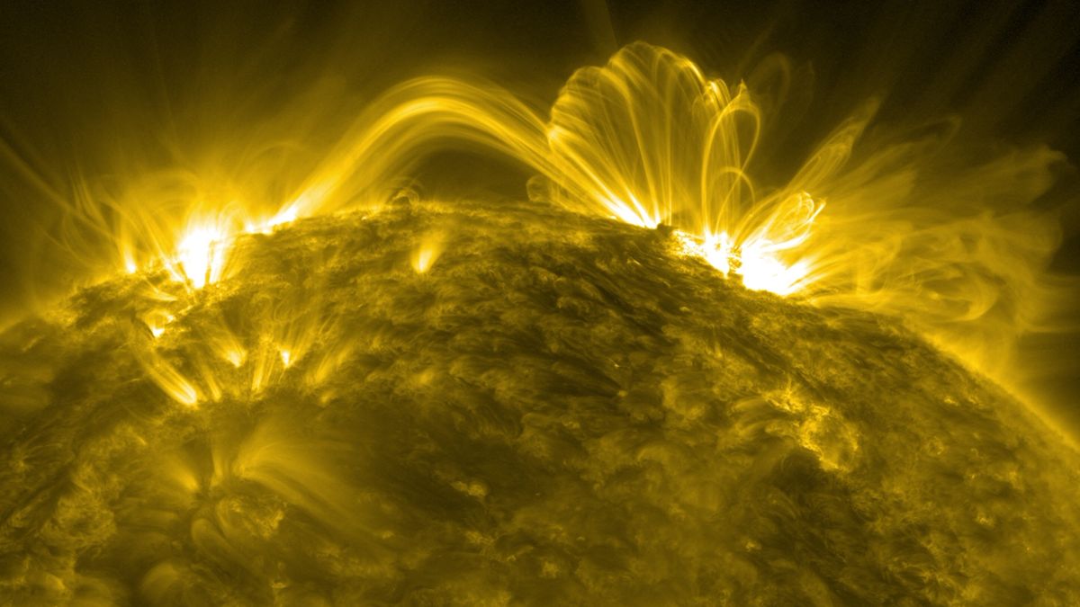 Some of the sun's messy 'coronal loops' may be an optical illusion