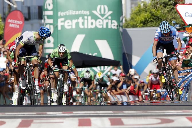 Michael Matthews (Orica - GreenEdge) wins the sprint to the line
