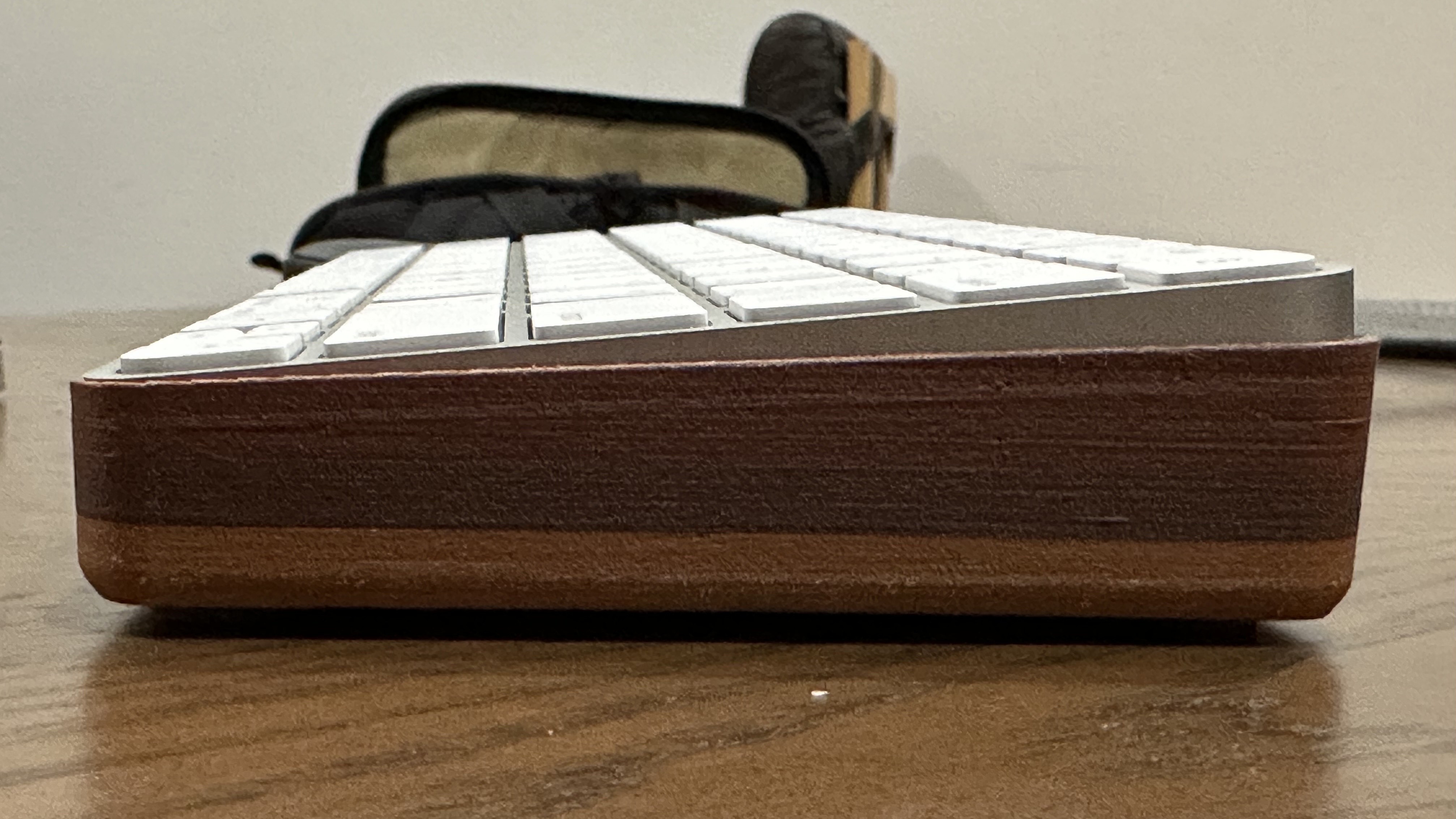 Bento project from michaelthatsit, which puts a Steam Deck&#039;s hardware inside a keyboard