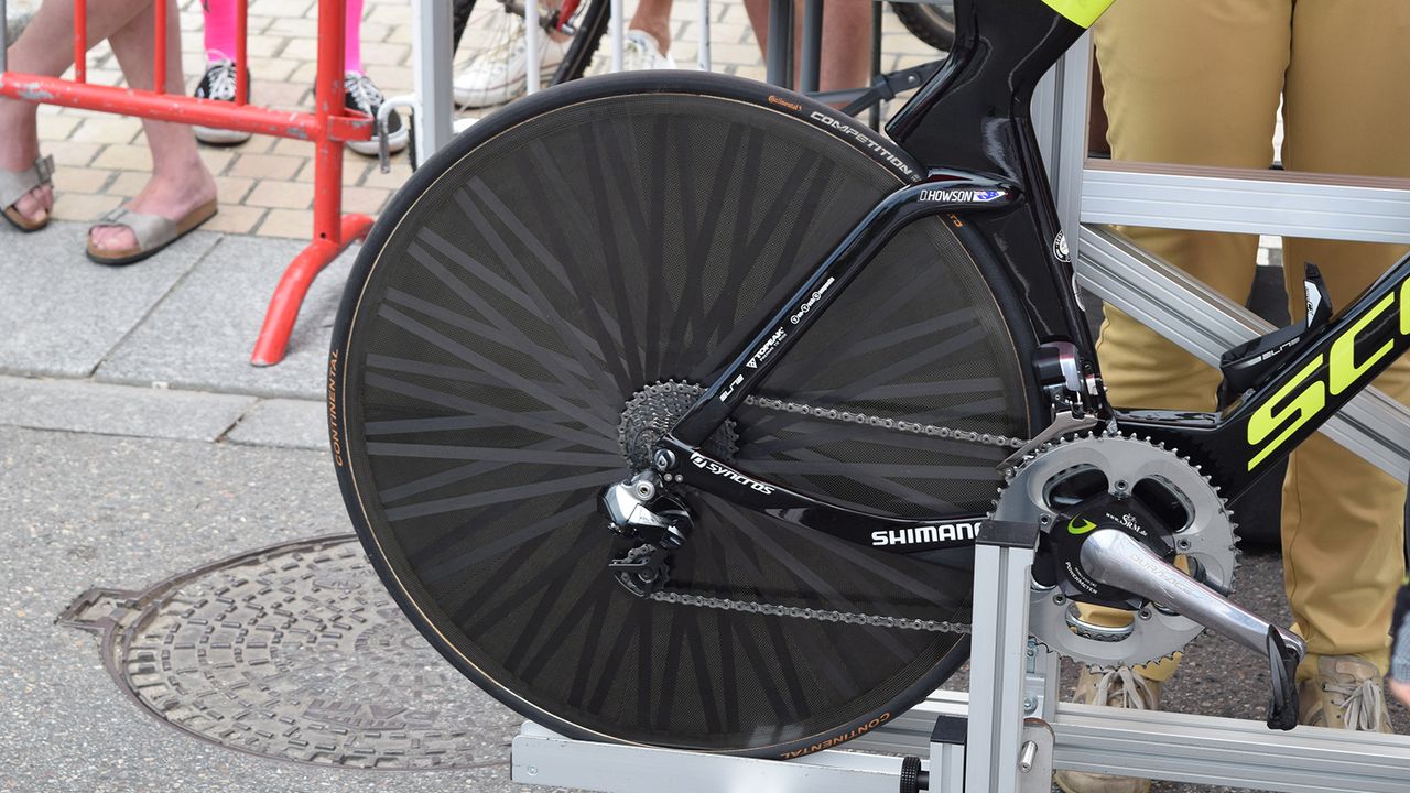 The majority of the Mitchelton-Scott team use unbranded Lightweight Autobahn rear time trial wheels
