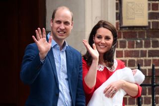 Prince William, Kate Middleton and Prince Louis on steps of Lindo wing at hospital