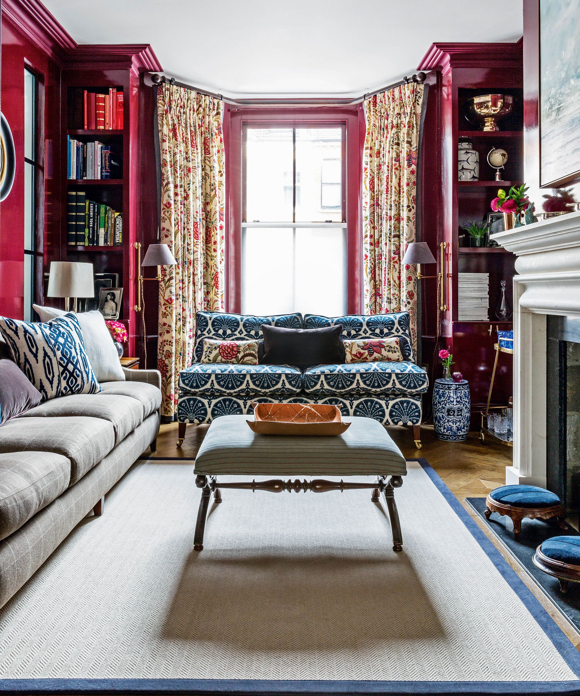 Psychologist reveals why you should avoid red in your living room ...