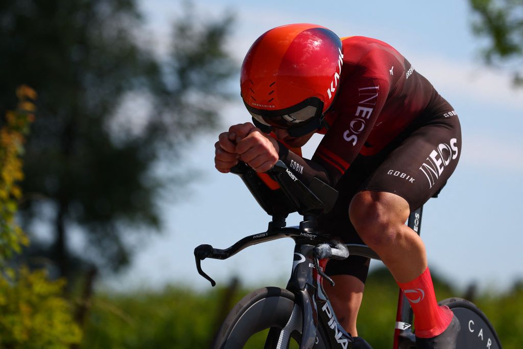 Team Ineos' US rider Magnus Sheffield competes in the 14th stage of the 107th Giro d'Italia cycling race, a time trial between Castiglione delle Stiviere and Desenzano del Garda, on May 18, 2024. (Photo by Luca Bettini / AFP)