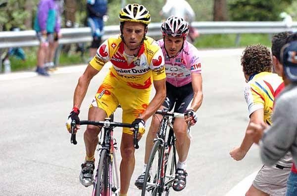 Gilberto Simoni and Ivan Basso were stuck together late in today's stage