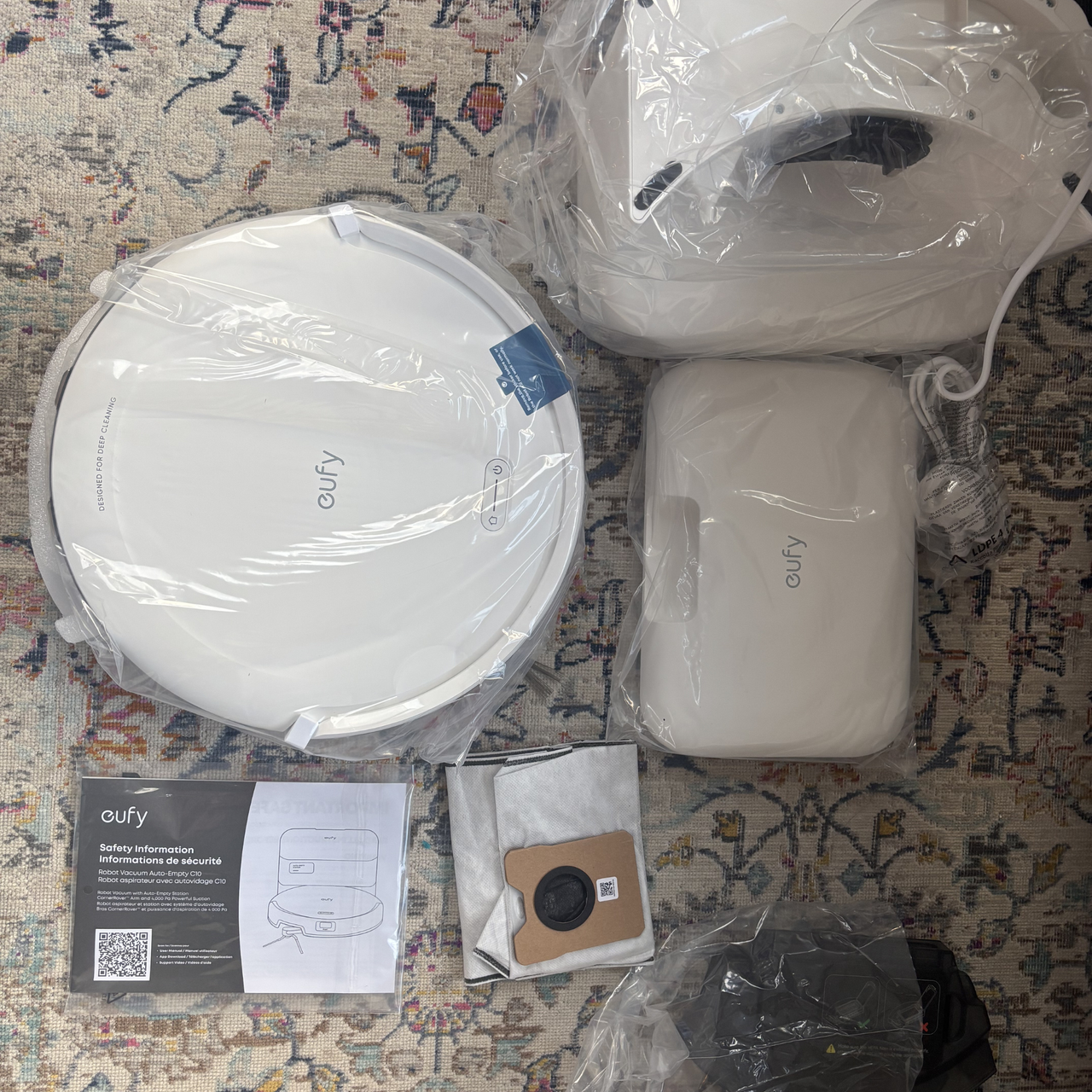 eufy Robot Vacuum C10 White with Self Empty Station unboxing