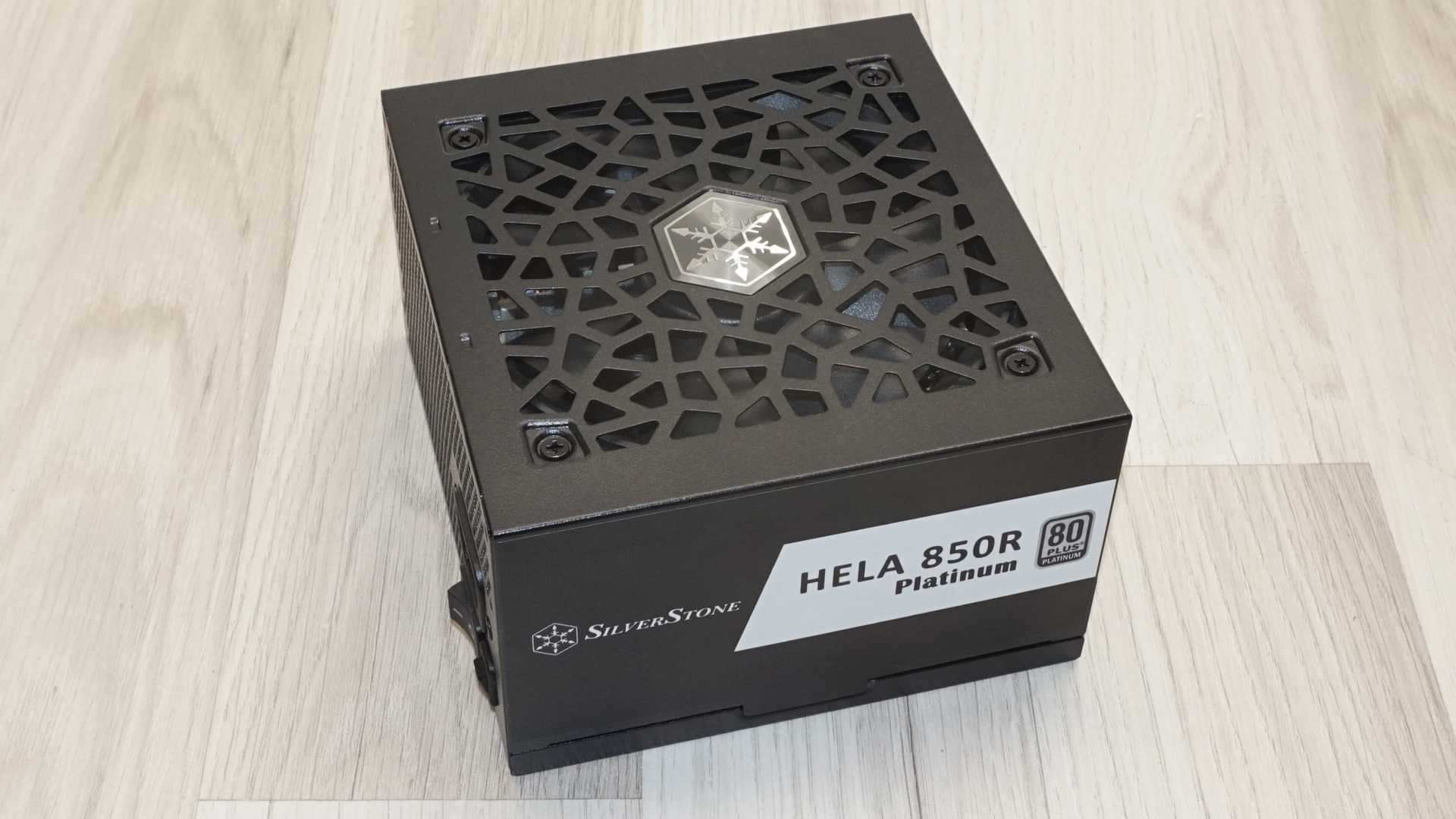 SilverStone Hela 850R Platinum PSU