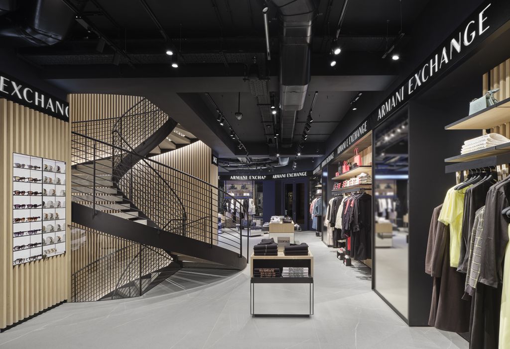 Step into the best fashion stores around the world Wallpaper