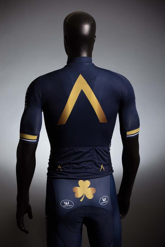 The gold chevron on the back of the jersey