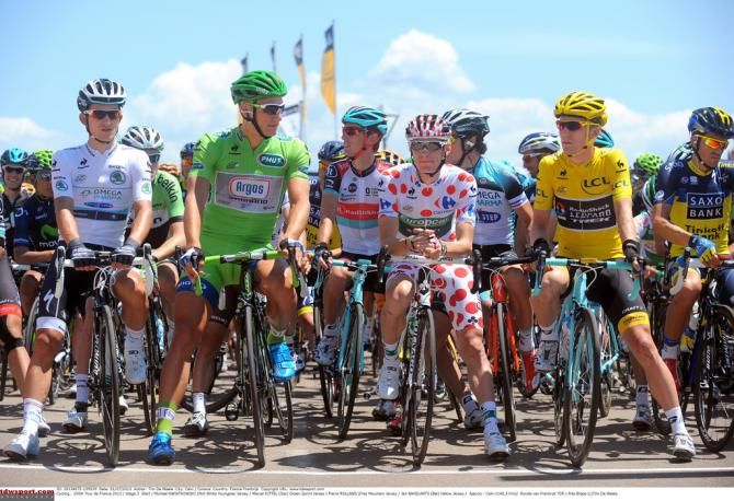 The jersey wearers on the start line of stage 3 in Calvi
