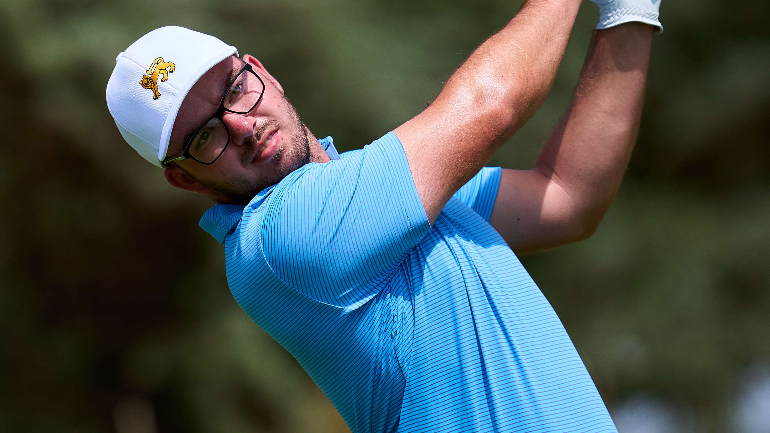 Eliot Baker takes a shot at the St Andrews Trophy