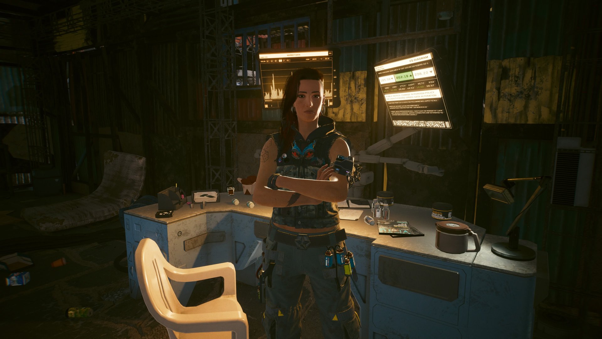 Cyberpunk 2077 screenshot of a nomad woman called Iris Tanner who stands with her arms crossed during the gig No Fixers