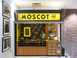 Moscot's plug-in eyewear counter