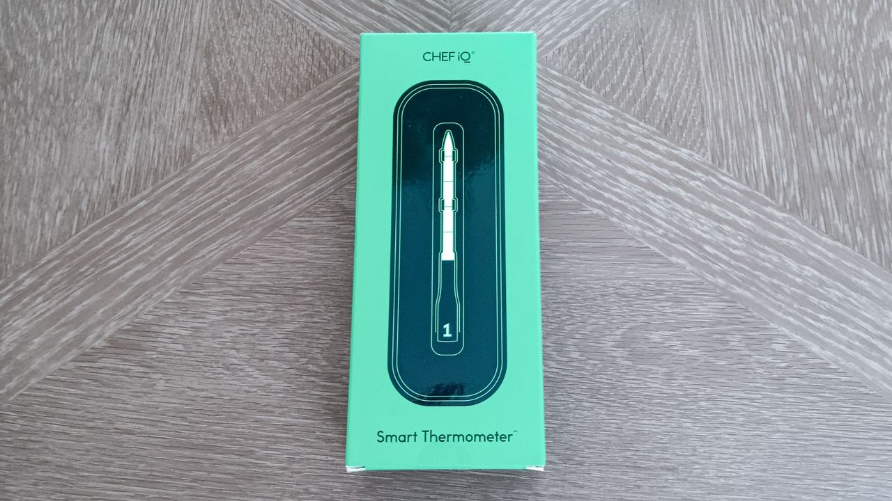 CHEF iQ thermometer packaging