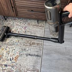 side view of Dreame V20 Pro Cordless Stick Vacuum flexible wand