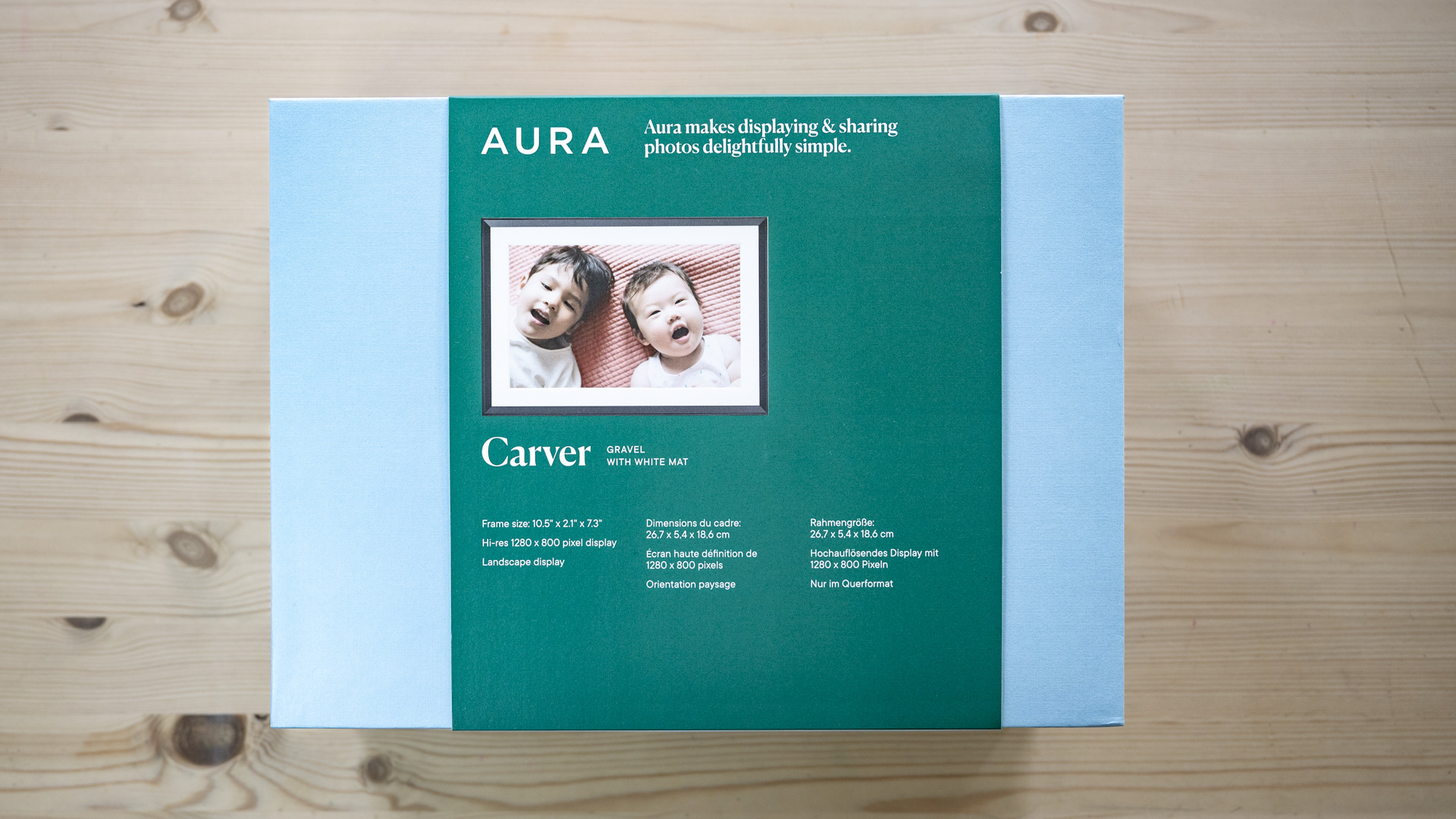 Box of the Aura Carver Mat digital frame
