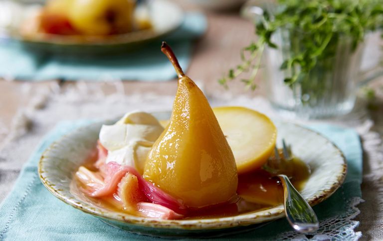 Poached pears in white wine