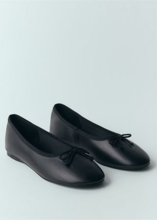 Leather ballet shoes with bow