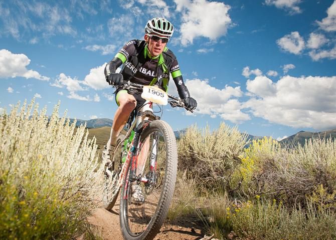 A Herbalife rider making his way up the singletrack to the Pipeline.