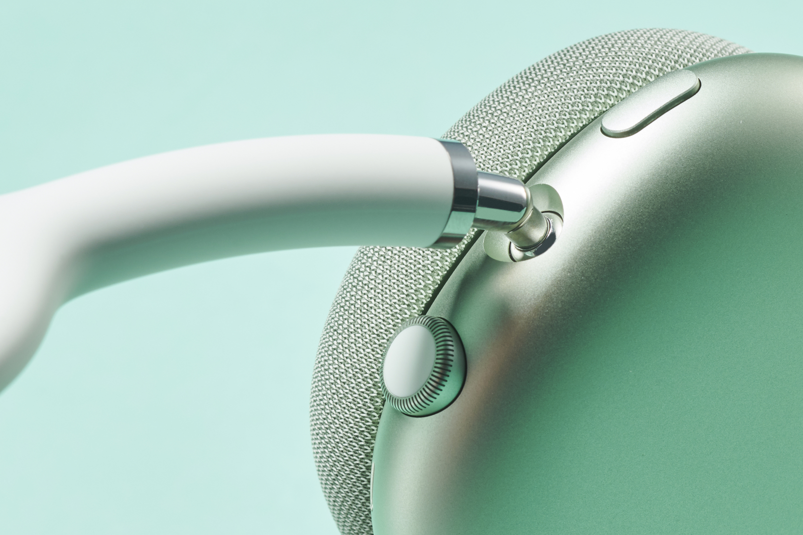 airpod pro max 2 features