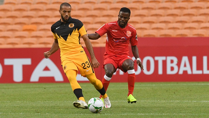 Reeve Frosler of Kaizer Chiefs challenged Enoch Atta Agyei of Horoya AC 