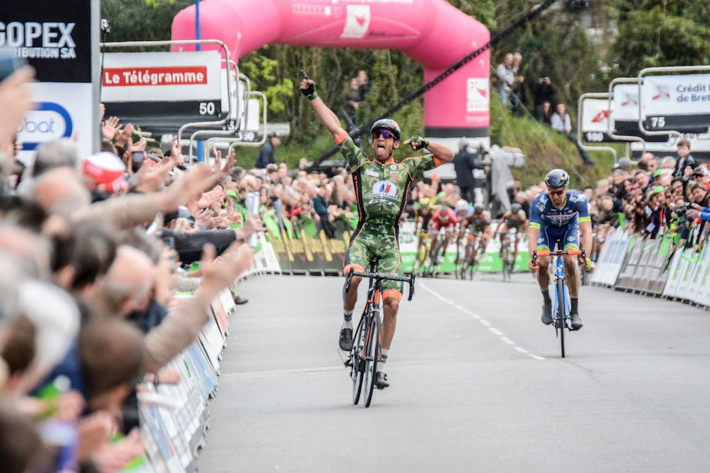 Damien Gaudin wins Tro-Bro L&eacute;on ahead of Frederik Backaert.