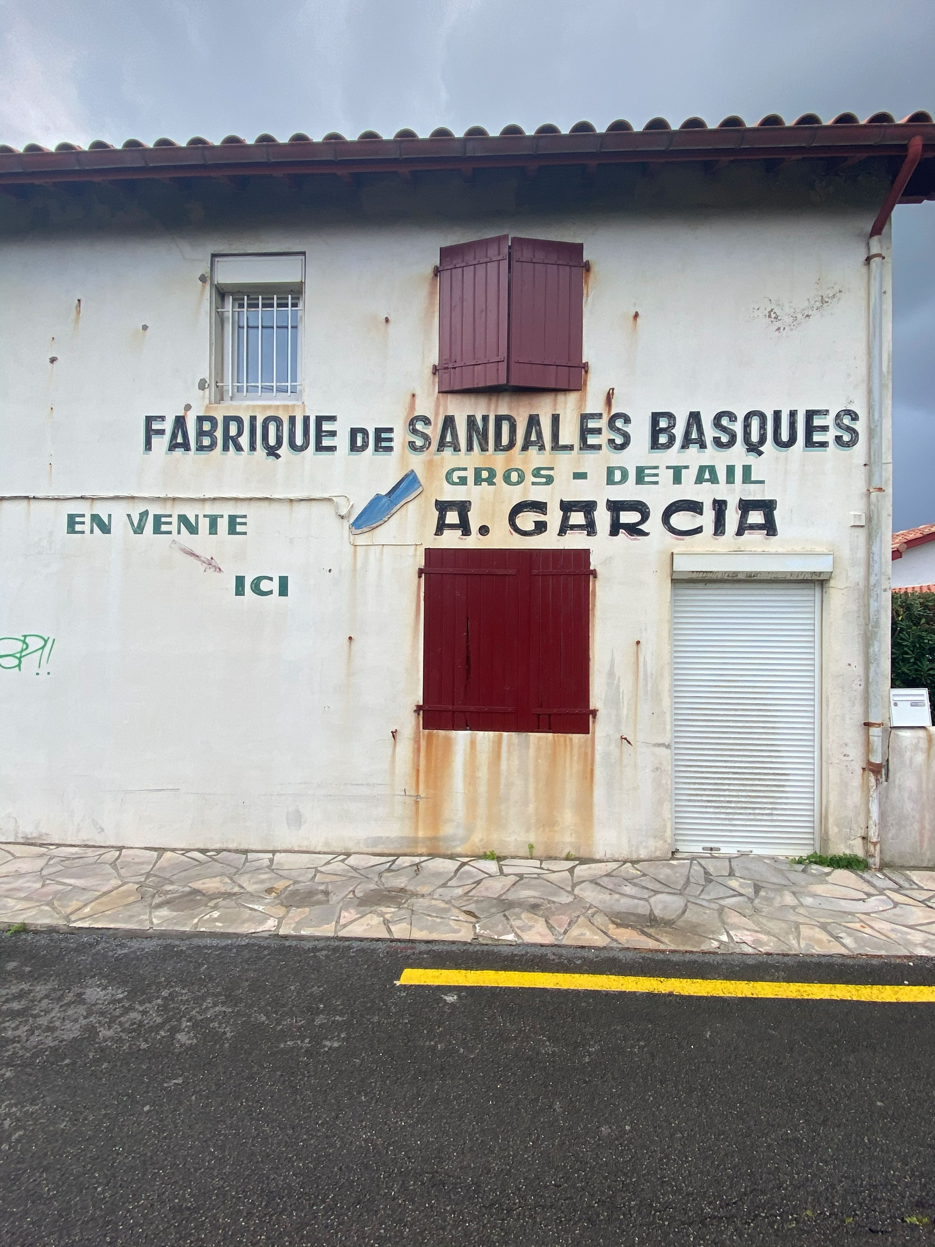 Typographic tourism pictures by Yorgo Tloupas