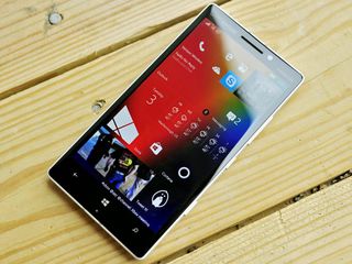 Lumia Icon with Windows 10 Mobile