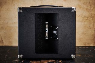 The unique ‘AVD’ technology of the rear of the cabs, with its finely tuned slot-like aperture, is designed to disperse sound wider than a conventional cabinet.