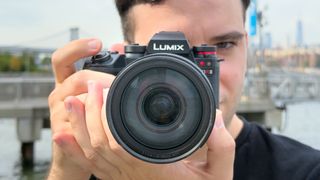 Panasonic Lumix S1R II - Hero