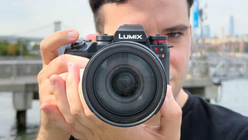 Panasonic Lumix S1R II - Hero