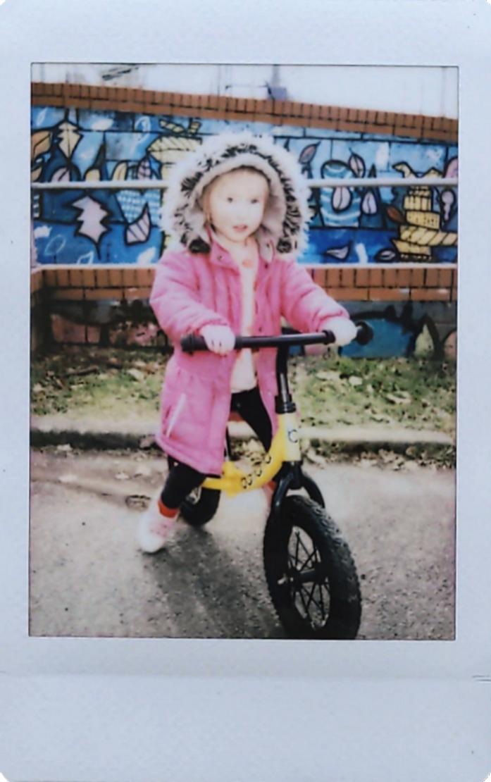 Sample image from the Fujifilm Instax Mini 12