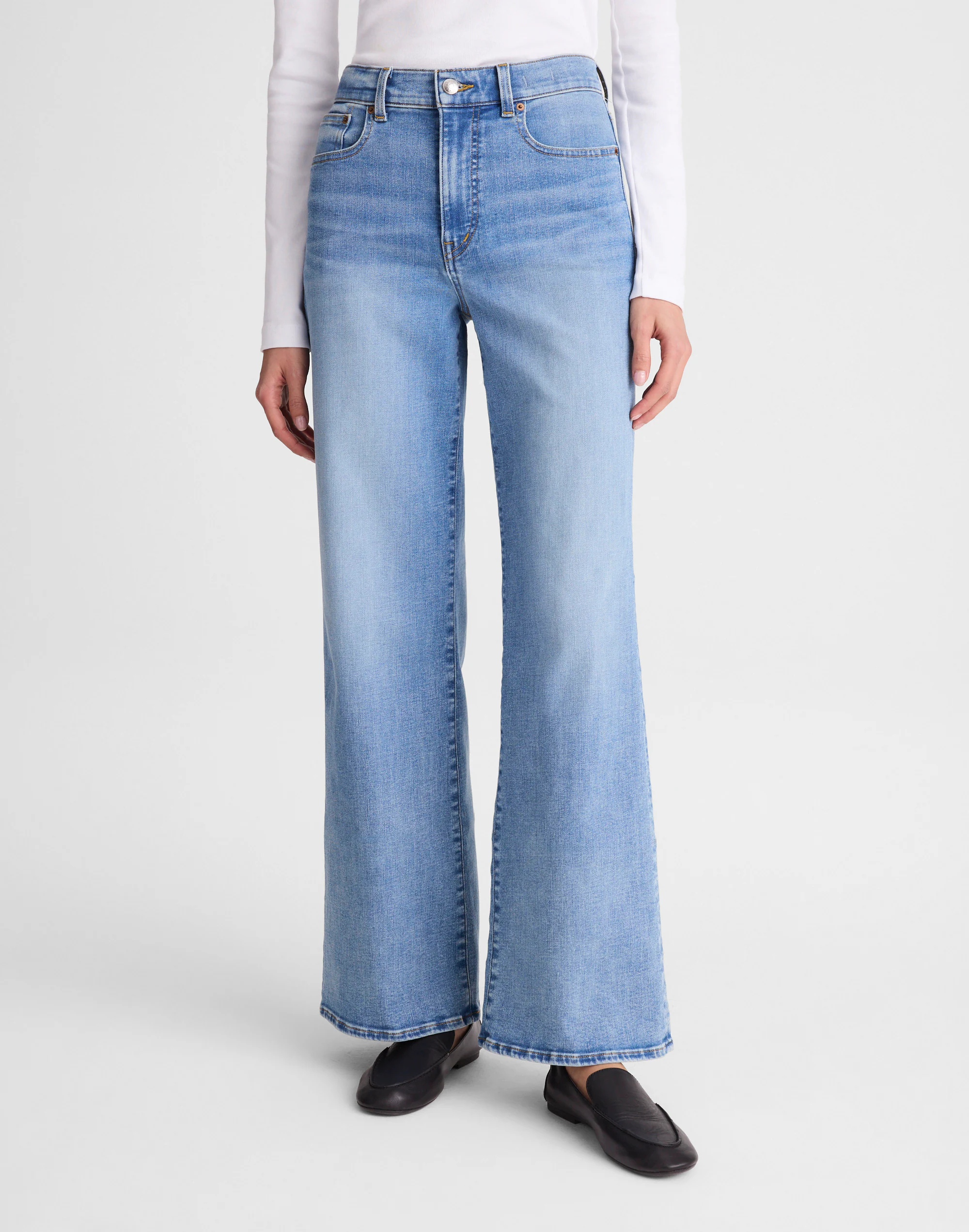 The Wide-Leg Jean in Super Stretch Denim