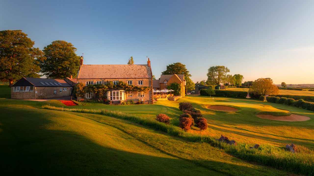 Tadmarton Heath Golf Club - clubhouse and 7th hole