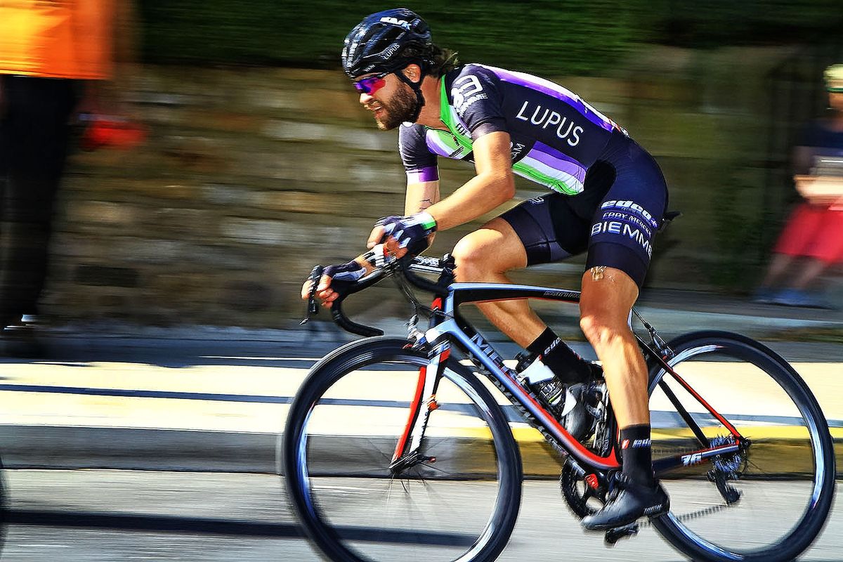 Evan Murphy ( Lupus Racing) bridges to the break