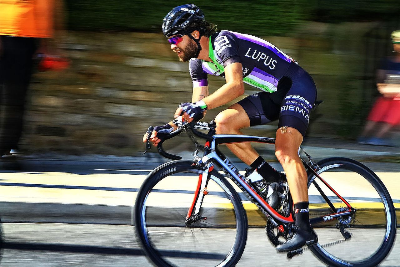 Evan Murphy ( Lupus Racing) bridges to the break