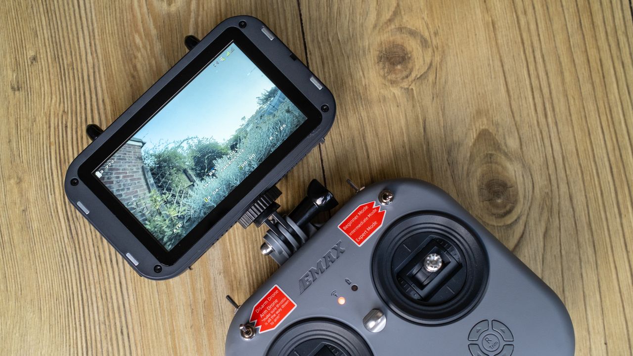 Emax Tinyhawk III Pro Freestyle RTF Kit screen attached to the Emax E8 Transmitter