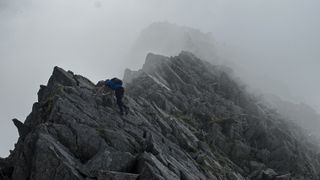 what are approach shoes: scrambling in Eryri