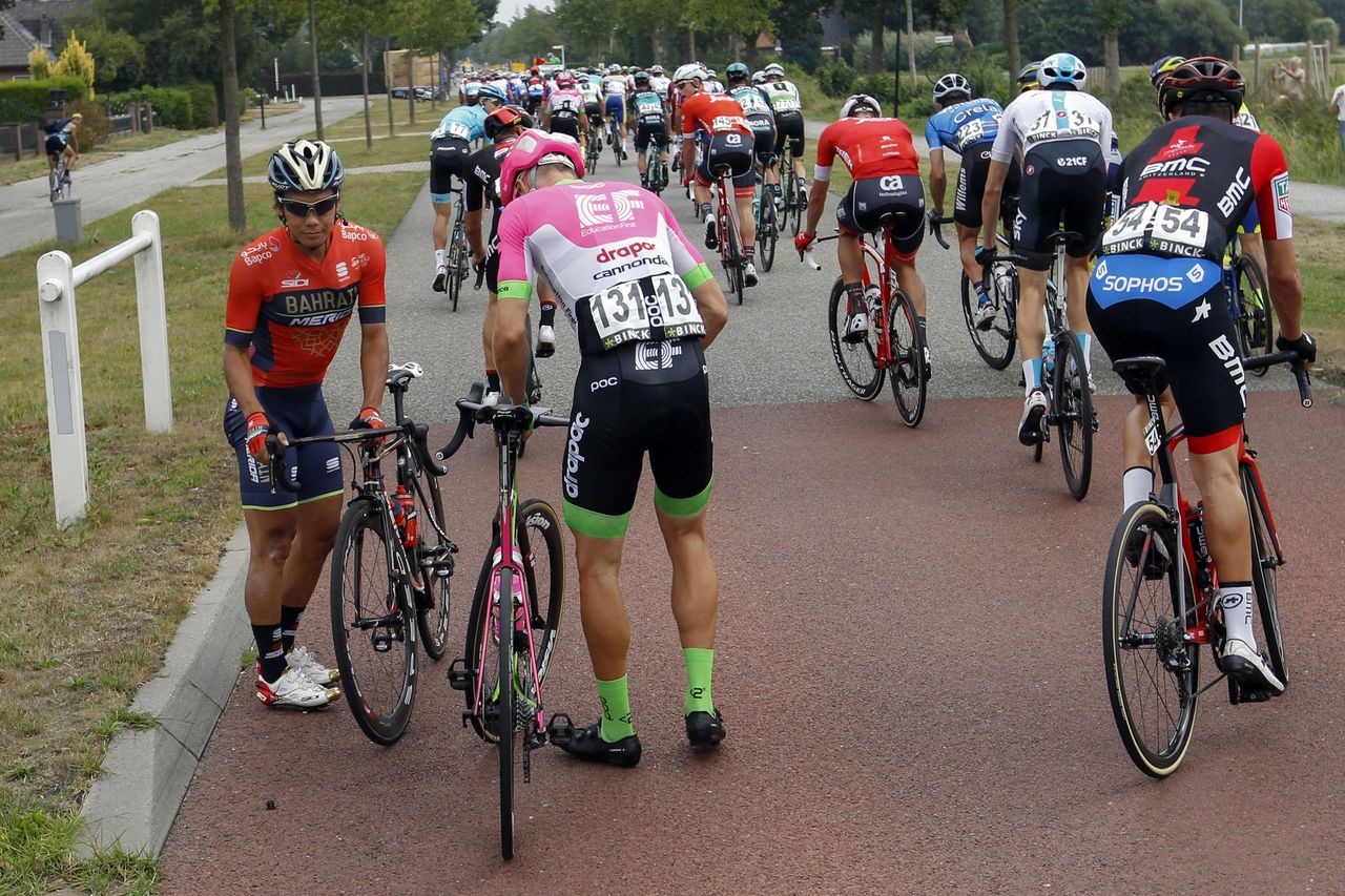 Sep Vanmarcke and Yukiya Arashiro held up in the crash
