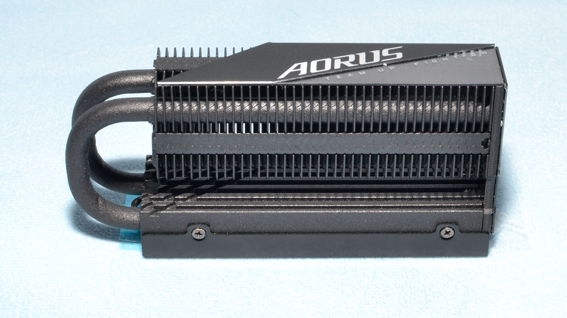 GIGABYTE Shows Off AORUS Gen5 10000 NVMe SSD with a Large Heatsink