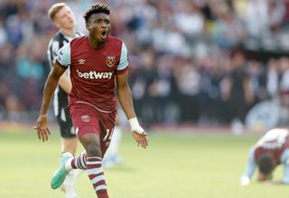 Mohammed Kudus of West Ham United celebrates his goal during the Premier League match between West Ham United and Newcastle United at London Stadium on October 8, 2023 in London, England. (Photo by Nigel French/Sportsphoto/Allstar via Getty Images) Chelsea