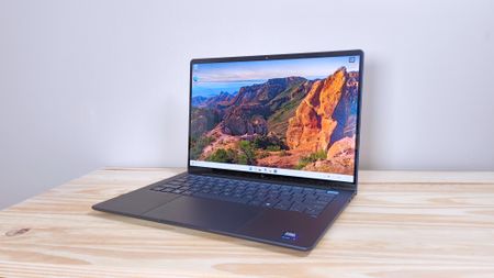 Dell Latitude 7389 2-in-1 - Full Review and Benchmarks | Laptop Mag