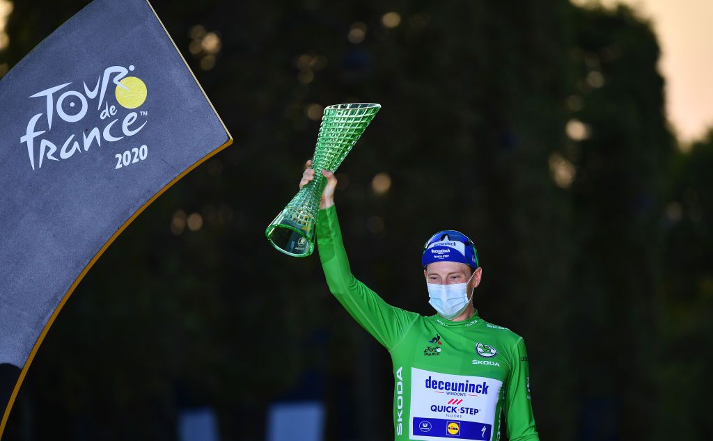 PARIS FRANCE SEPTEMBER 20 Podium Sam Bennett of Ireland and Team Deceuninck QuickStep Green Points Jersey Celebration Trophy during the 107th Tour de France 2020 Stage 21 a 122km stage from MantesLaJolie to Paris Champslyses TDF2020 LeTour on September 20 2020 in Paris France Photo by Stuart FranklinGetty Images