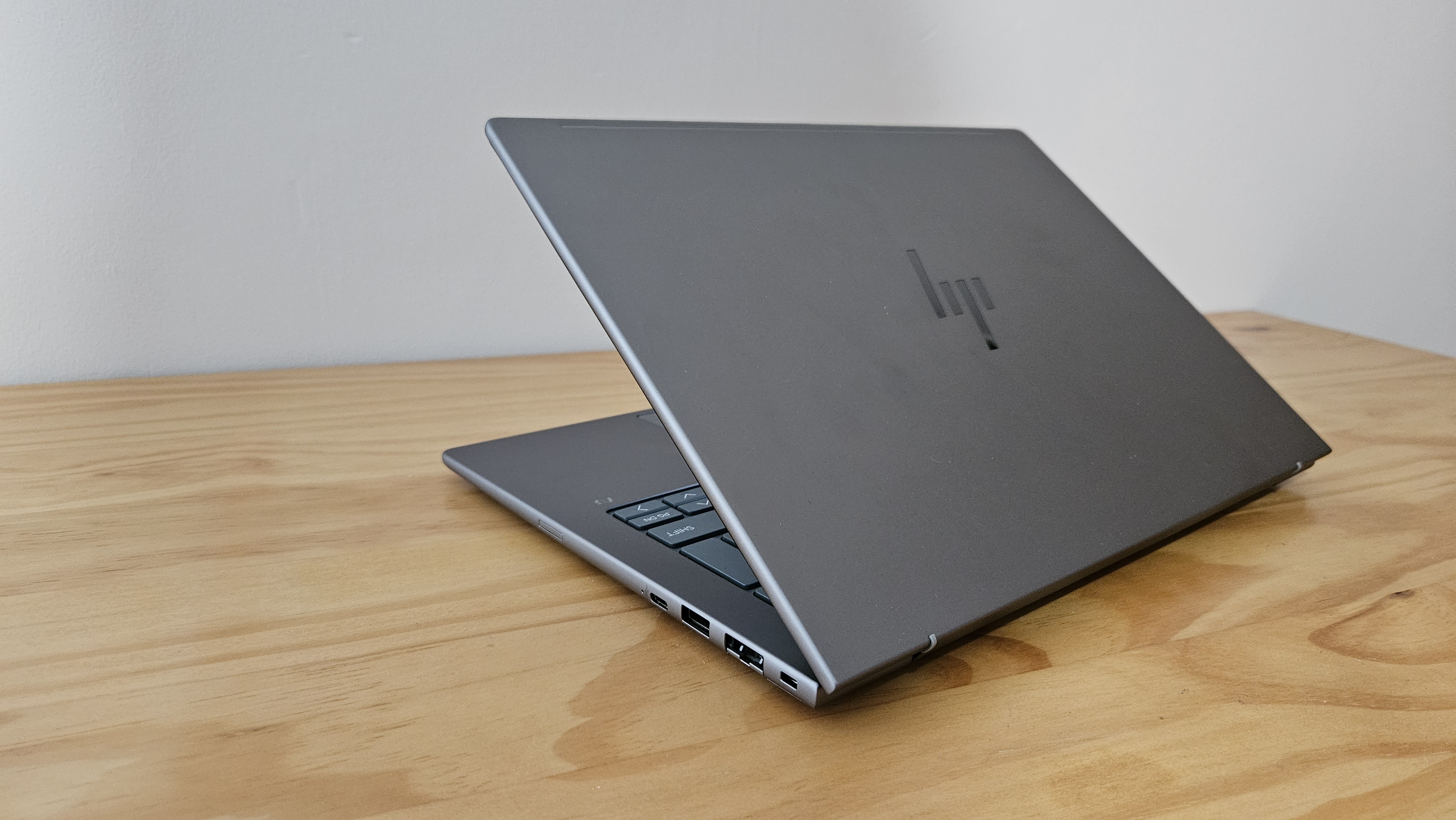The HP ZBook 8 G1ak 14 on a desk