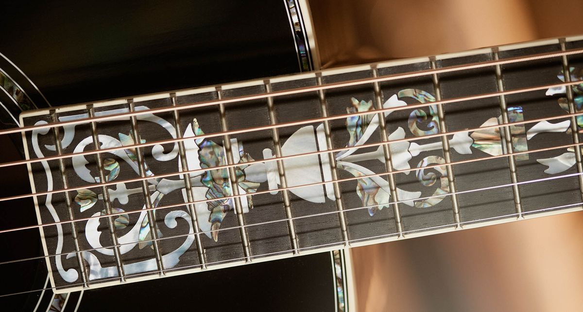 Gibson J-45 Orville Artisan 130th Anniversary Limited-Edition